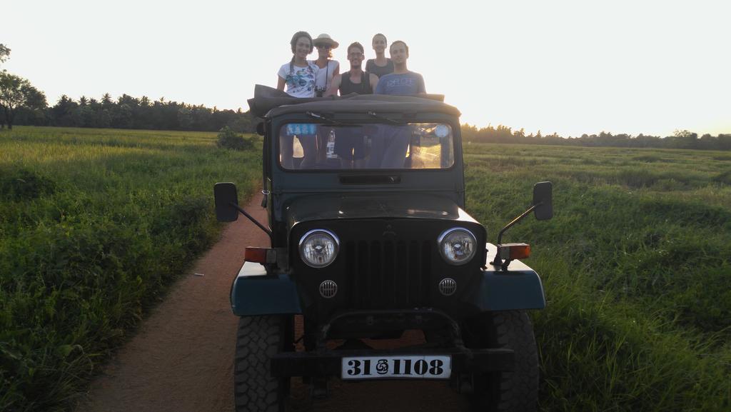 Sunset Tourist Home Polonnaruwa Esterno foto
